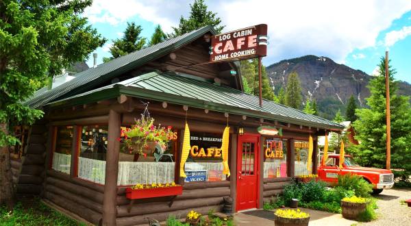 The Remote Cabin Restaurant In Montana That Serves Up The Most Delicious Food