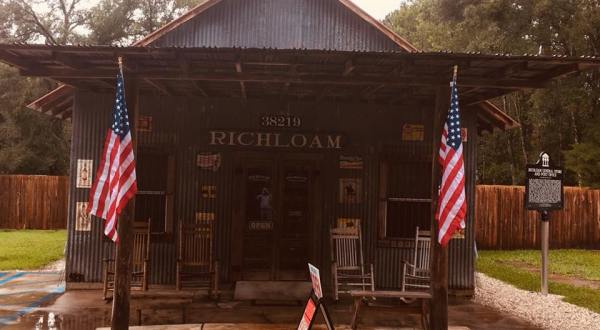 The Charming Florida General Store That’s Been Open Since Before World War II
