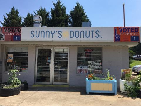 The World's Best Donuts Are Made Daily Inside This Humble Little South Carolina Gas Station Bakery