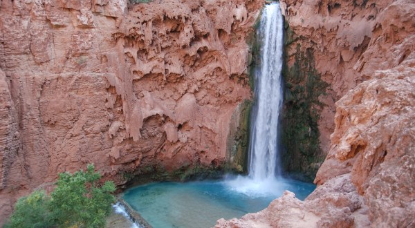 The Ultimate Bucket List For Anyone In Arizona Who Loves Waterfall Hikes