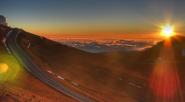 Take An Unforgettable Drive To The Top Of Hawaii’s Highest Mountain