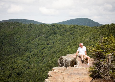 The Breathtaking Overlook In New Hampshire That Lets You See For Miles And Miles