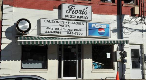 These 7 Old School Pizza Parlors In Pittsburgh Have Been Around Forever