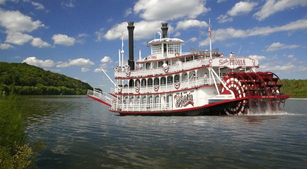 This Murder Mystery Cruise In Illinois Is The Experience Of A Lifetime