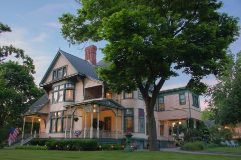 This Captivating 19th-Century Mansion In Indiana Is The Dreamiest Bed & Breakfast Ever