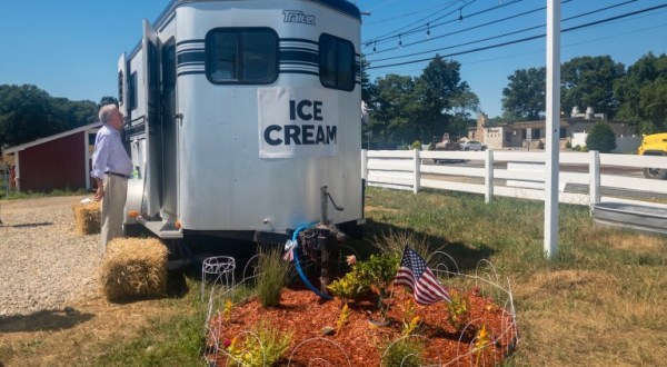This Ice Cream Trailer In Rhode Island Is The First Of Its Kind And You’re Going To Love It
