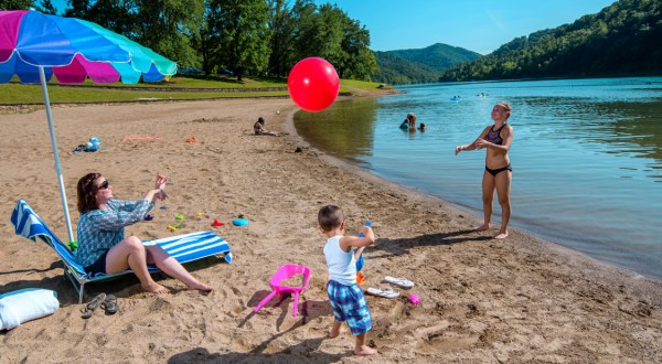 The Underrated Sandy Beach In Kentucky You Absolutely Need To Visit