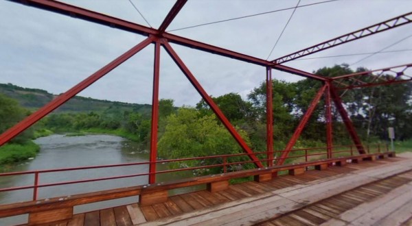 The Magnificent Bridge Trail In North Dakota That Will Lead You To A Hidden Overlook