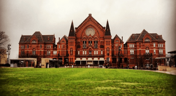 The Haunted Ghost Tour That Will Take You To One Of The Most Frightening Buildings In Cincinnati