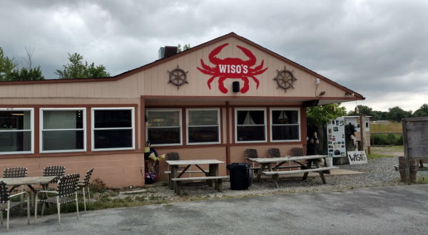 Don’t Let The Outside Fool You, This Seafood Restaurant In Delaware Is A True Hidden Gem