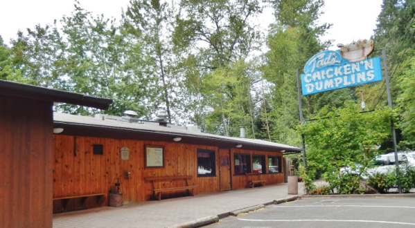 You’ll Feel Right At Home At This Historic Oregon Roadhouse That Serves Amazing Chicken And Dumplings