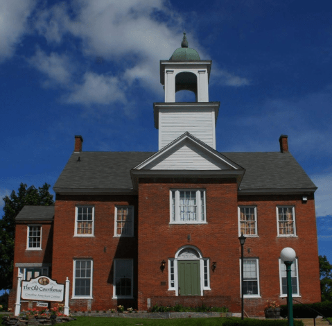 This Restaurant In New Hampshire Used To Be A Courthouse And You'll Want To Visit