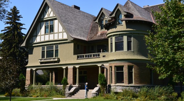 The Stories Behind These 6 Historic Homes In Montana Will Blow Your Mind