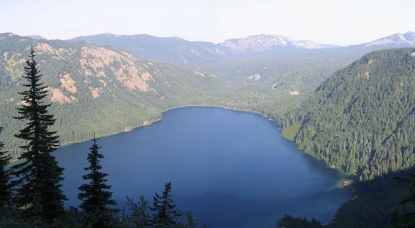 The Gorgeous Washington Lake You Never Knew Existed… But Have To Visit