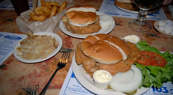 Few People Remember This Freaky Sandwich That Can’t Be Found In Illinois Anymore