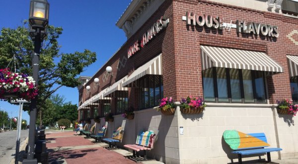 Spoil Yourself With A Trip To This Quirky Ice Cream Shop In Michigan