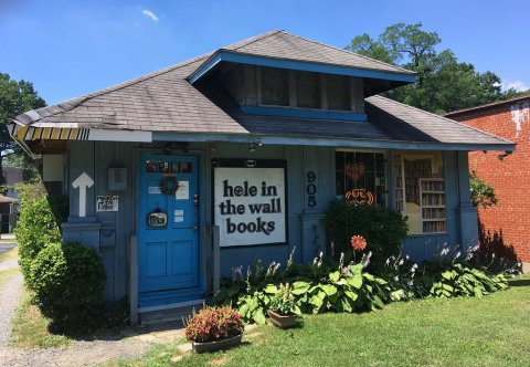 The Most Charming Bookstore In The U.S. Is Right Here In Virginia And You Have To See It For Yourself