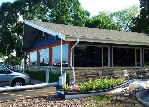 Don’t Let The Outside Fool You, This Seafood Restaurant In Wisconsin Is A True Hidden Gem