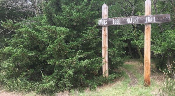 The Underrated River Trail In Nebraska You’ll Want To Hike Over And Over Again