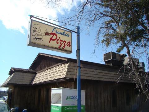 These 11 Old School Pizza Parlors In Wisconsin Have Been Around Forever