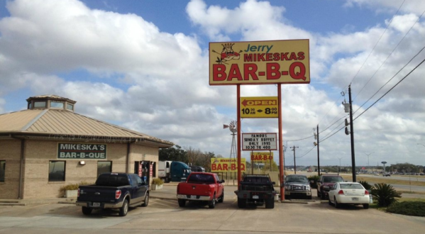 The Most Unusual Restaurant In Texas Needs To Be Experienced To Be Believed