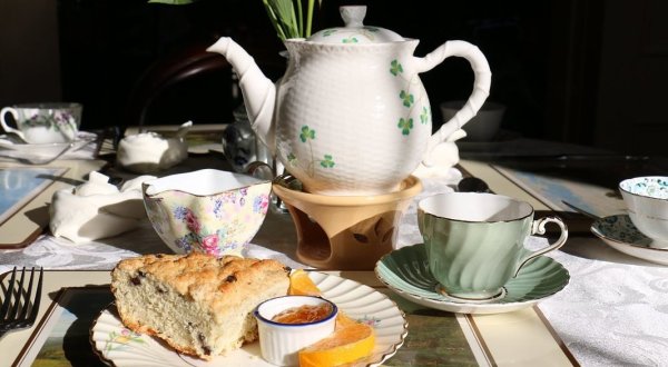 You’ll Feel Like Royalty At This Off The Beaten Path Tea Room In Maine