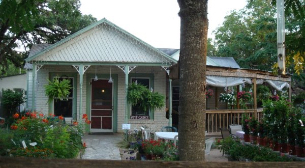 Step Inside This Tiny Hill Country Cottage For The Most Mouthwatering Desserts