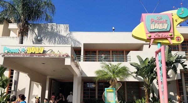 Dining At This 50s-Themed Cafe In Florida Will Whisk You Back In Time