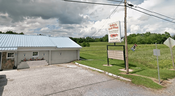 Don’t Let The Outside Fool You, This Seafood Restaurant In Maryland Is A True Hidden Gem