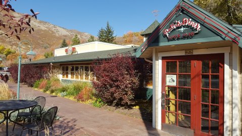 People Drive From All Over For The Biscuits At This Charming Utah Restaurant