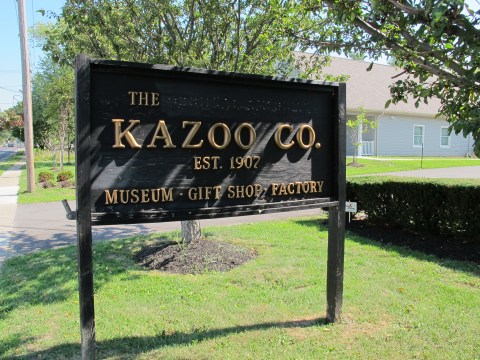 Take This Unexpected Kazoo Factory Tour Near Buffalo For A Totally Delightful Day Trip