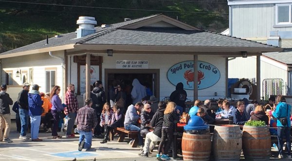Don’t Let The Outside Fool You, This Seafood Restaurant In Northern California Is A True Hidden Gem