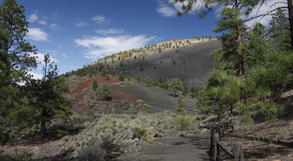 Hike Over A Bed Of Volcano Cinders On This Amazing Arizona Trail