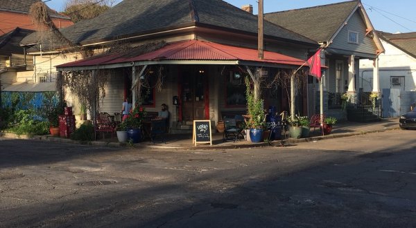 You’ll Quickly Fall In Love With This Delightfully Charming Neighborhood Restaurant In New Orleans