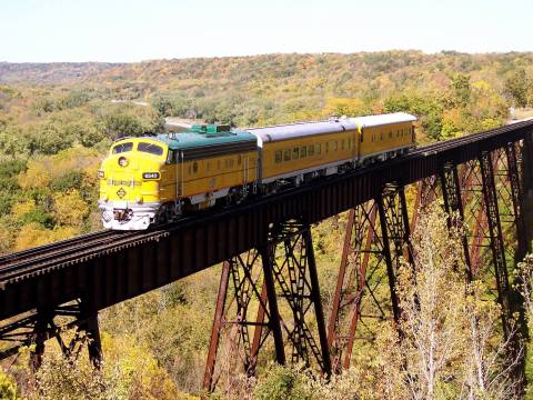 This 24-Mile Train Ride Is The Most Relaxing Way To Enjoy Iowa Scenery
