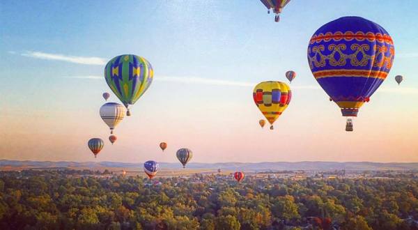 Spend The Day At This Hot Air Balloon Festival In Washington For A Uniquely Colorful Experience