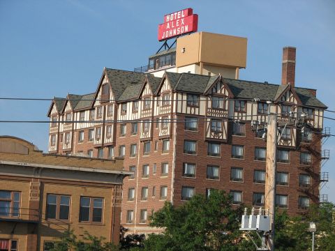 You Can Never Unsee The Horrors Of This Haunted South Dakota Hotel