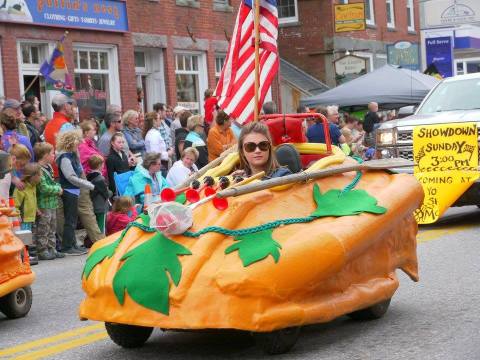 This Maine Pumpkin Festival Is The Most Impressive Celebration Of Fall You've Ever Seen