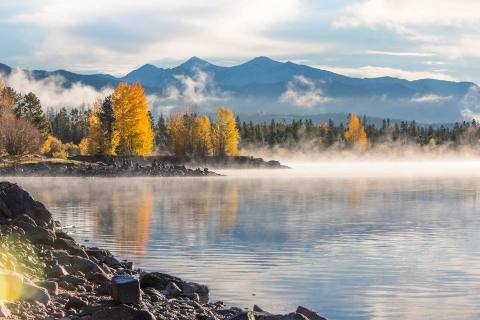 Take A Trip Down This Colorado Lake That Comes Alive With Fall Colors