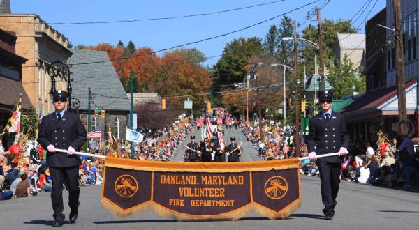 The Quirky Maryland Town That Transforms Into An Autumn Wonderland Every Year