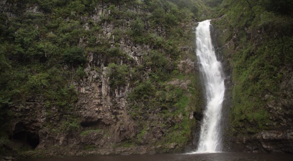 Most People Will Never See This Wondrous Waterfall Hiding In Hawaii