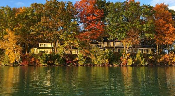 The Whole Family Will Fall In Love With This Gorgeous Michigan Lodge