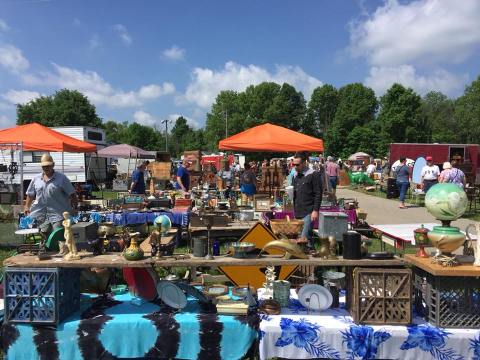 You Could Easily Spend All Day At This Enormous Cincinnati Antique Show