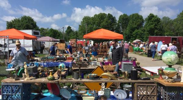 You Could Easily Spend All Day At This Enormous Cincinnati Antique Show
