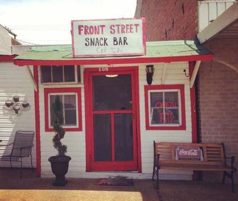 Don't Blink Or You Might Miss This Tiny, One-Table Restaurant In Small Town Mississippi