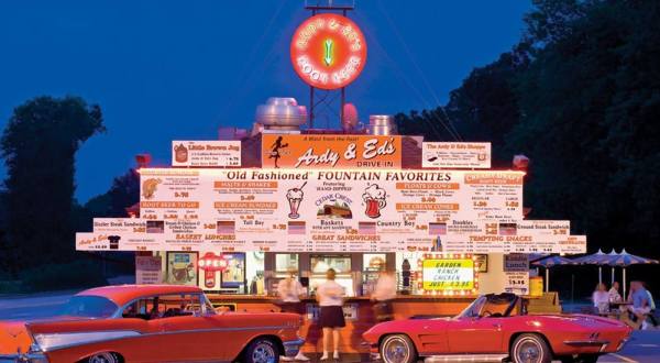 These 13 Wisconsin Drive-In Restaurants Are Fun For An Old Fashioned Night Out
