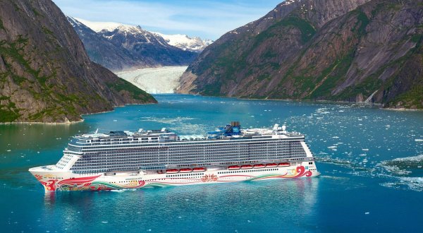 Book A Trip With This Cruise Line And They’ll Pay For Your Airfare