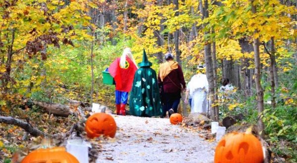 The Enchanting Halloween Hike In Cincinnati Your Whole Family Will Love