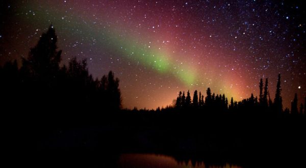 Fall Is The Absolute Best Time To View The Aurora In Alaska. Here’s Why.