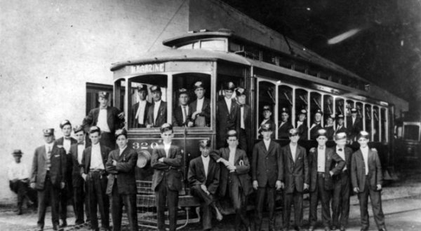 These 10 Historic Photos Of The New Orleans Streetcar Will Amaze You
